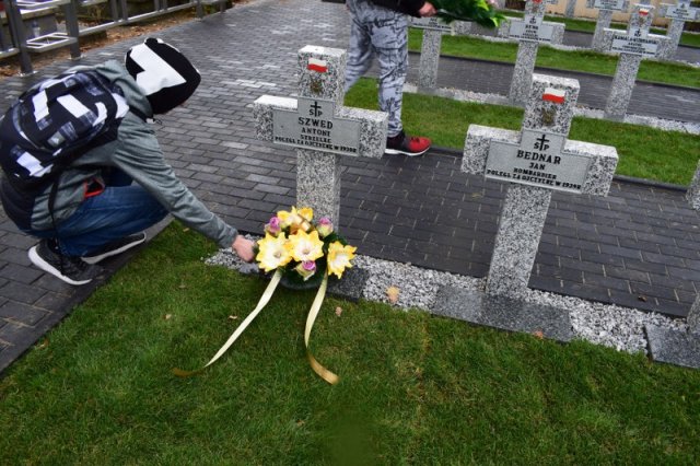 By czas nie zaćmił i niepamięć…